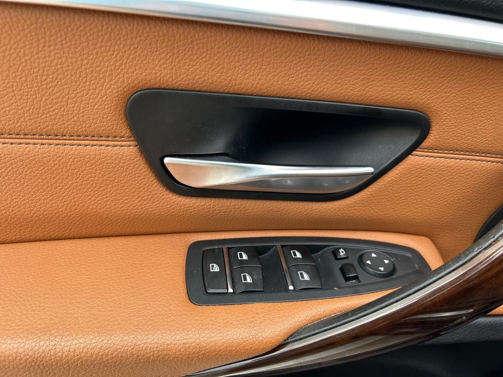 Vehicle image 12 of 48