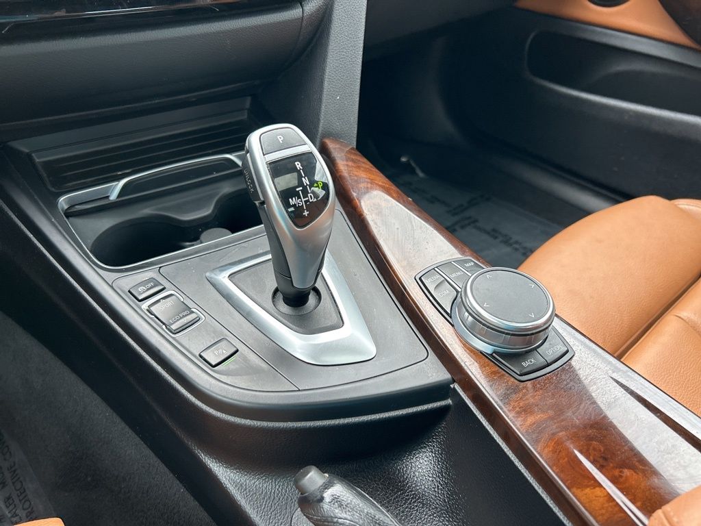 Vehicle image 29 of 48