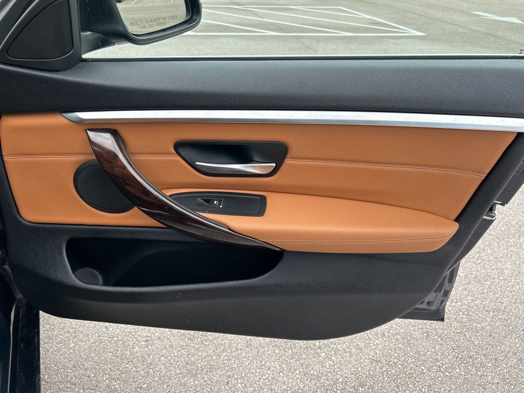 Vehicle image 34 of 48