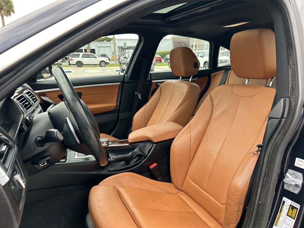 Vehicle image 13 of 48