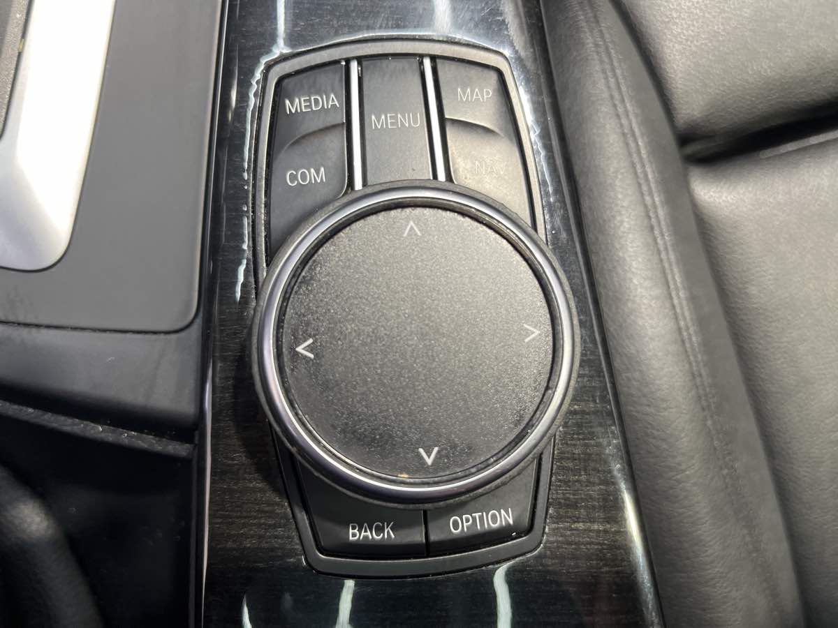 Vehicle image 22 of 45