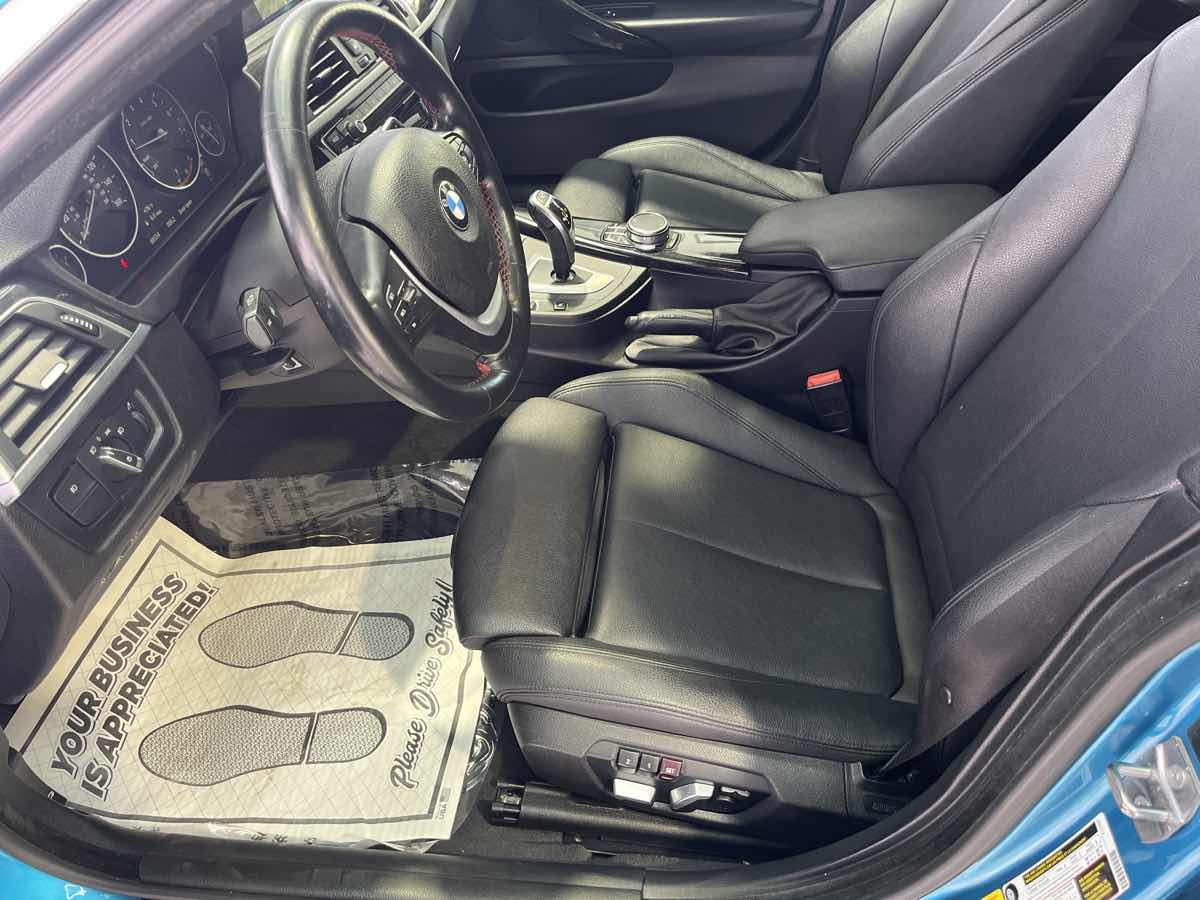 Vehicle image 29 of 45