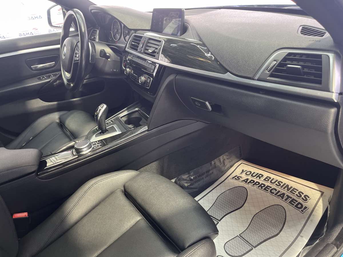 Vehicle image 40 of 45