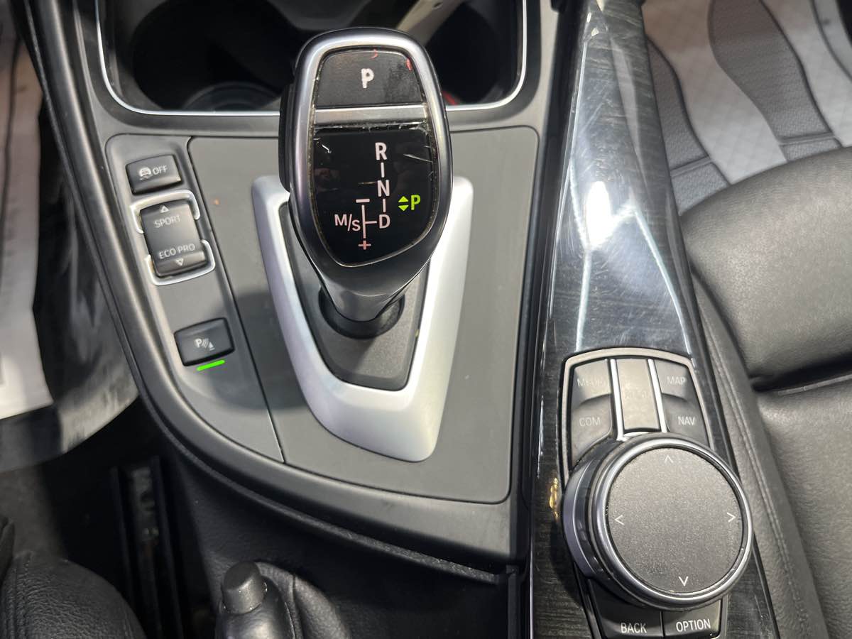 Vehicle image 23 of 45