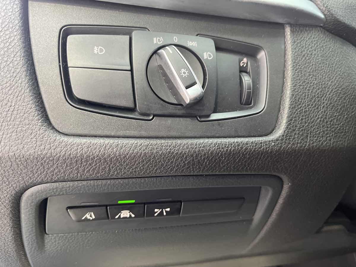 Vehicle image 17 of 45