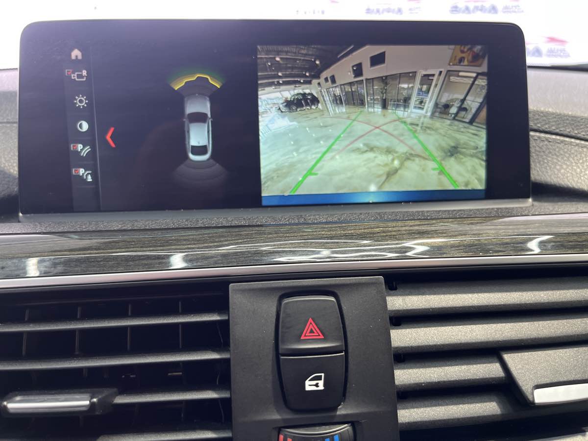 Vehicle image 21 of 45