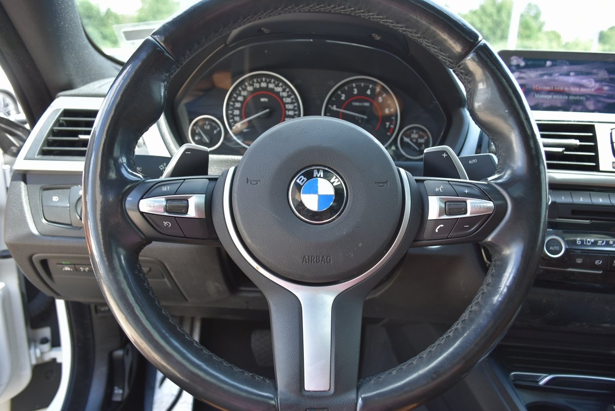 Vehicle image 18 of 34