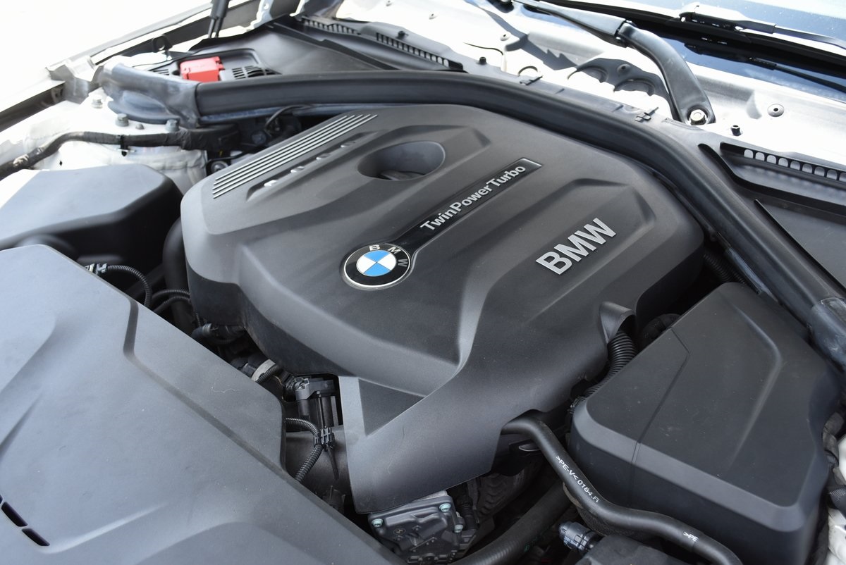 Vehicle image 12 of 34