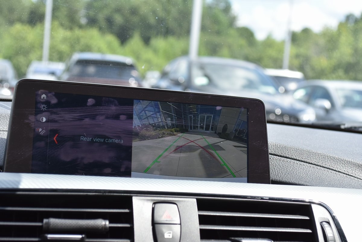 Vehicle image 21 of 34
