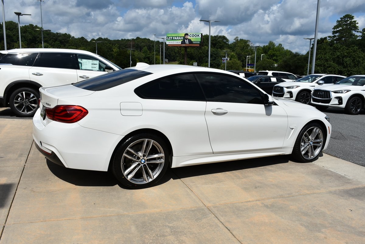 Vehicle image 8 of 34