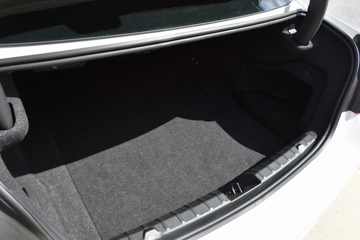 Vehicle image 14 of 34