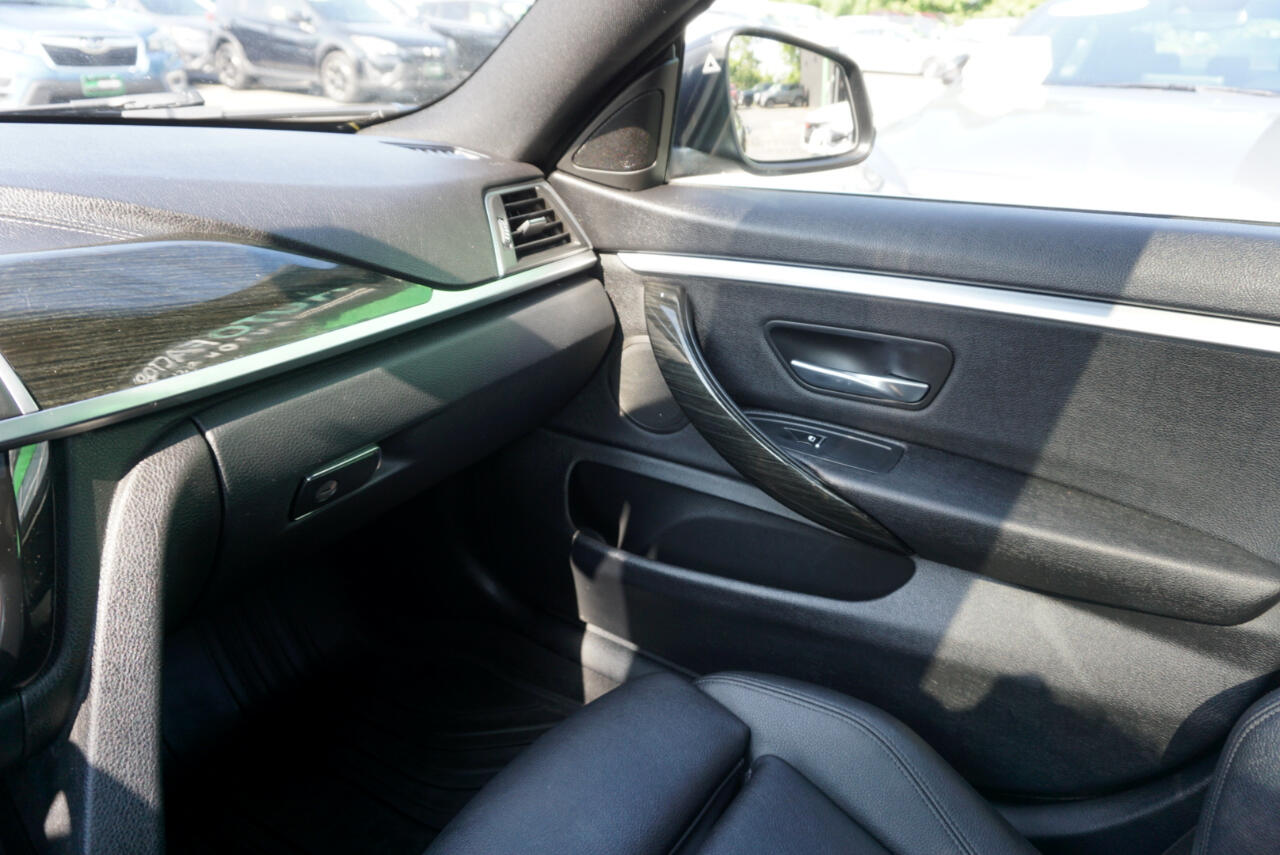 Vehicle image 19 of 27