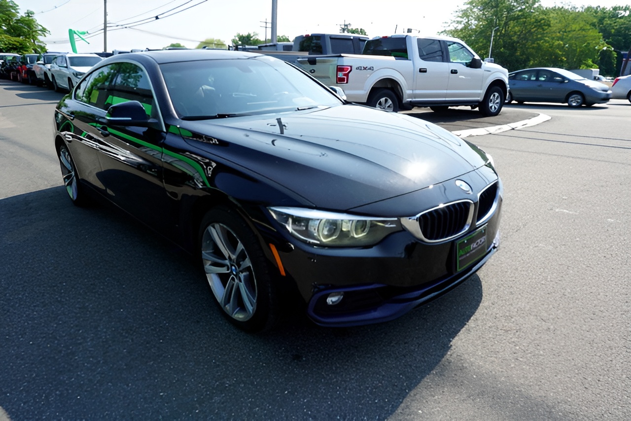 Vehicle image 25 of 27