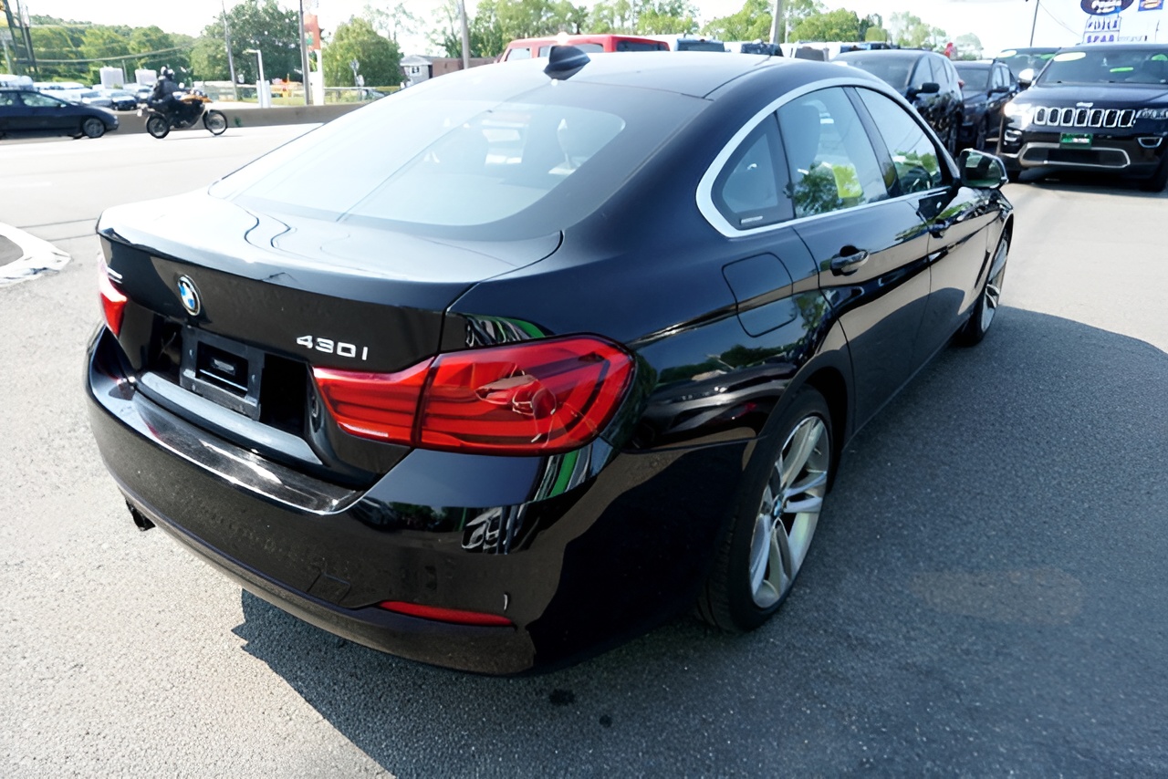Vehicle image 26 of 27