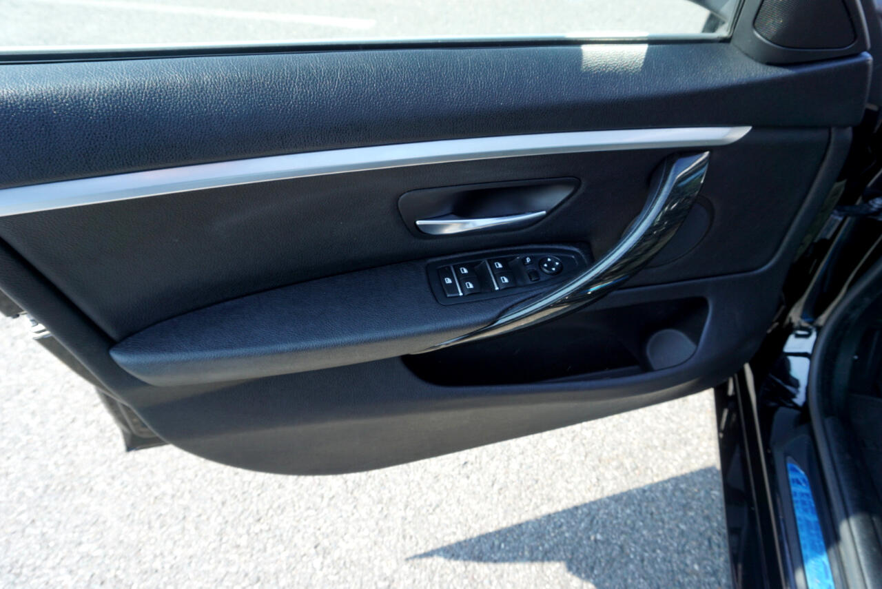 Vehicle image 10 of 27