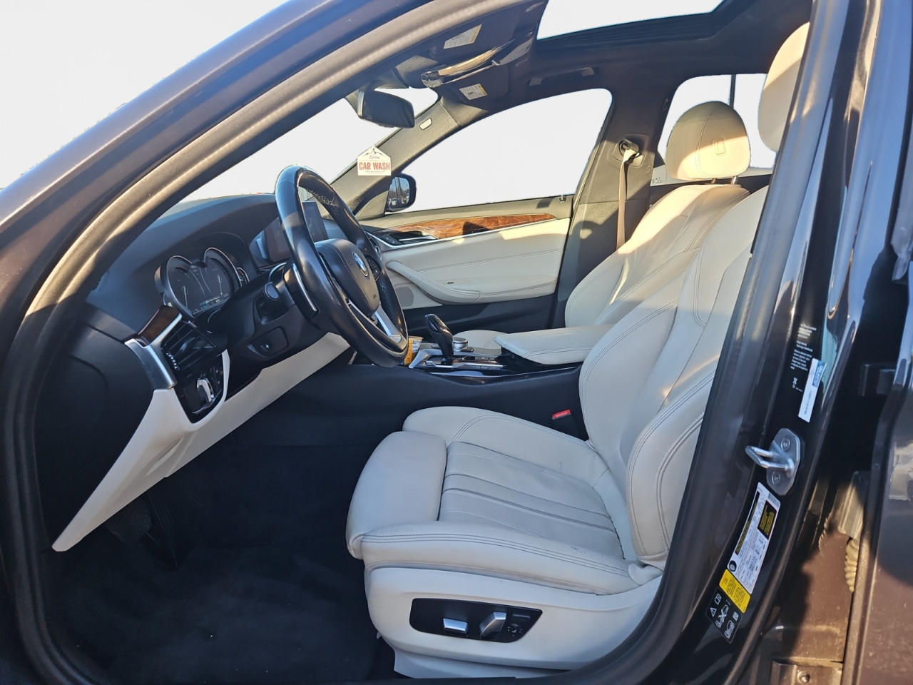 Vehicle image 7 of 13