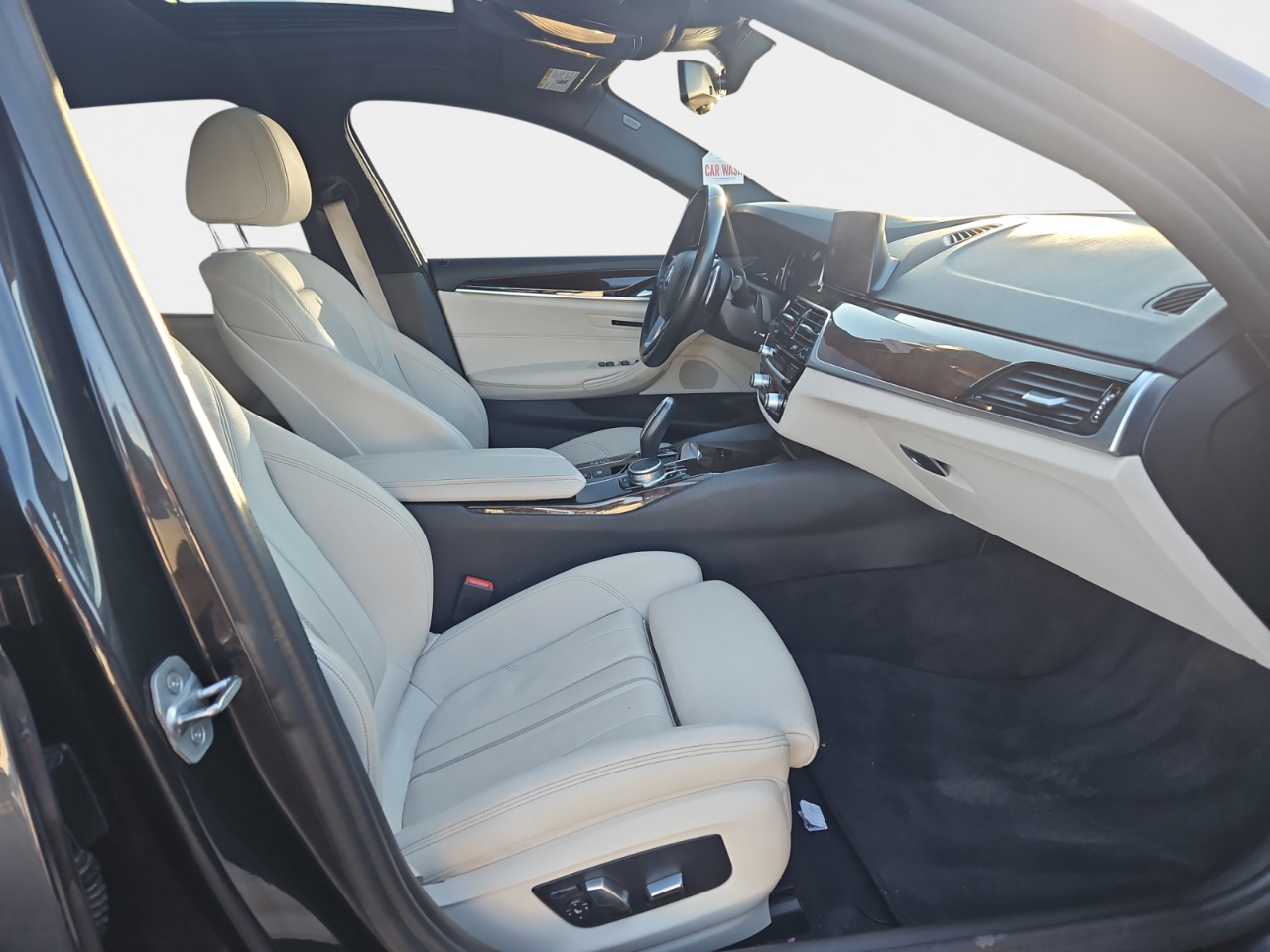 Vehicle image 12 of 13