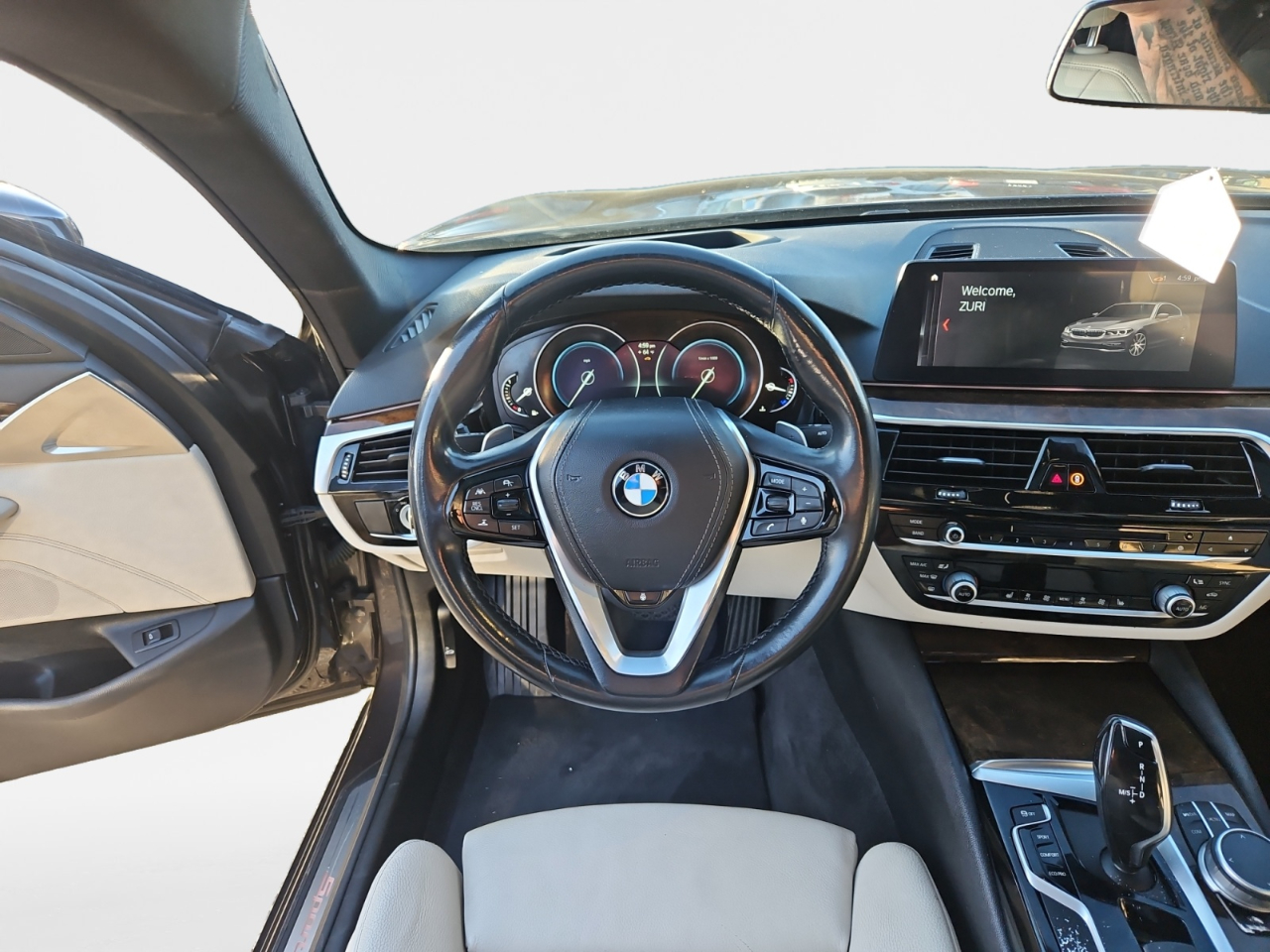 Vehicle image 10 of 13