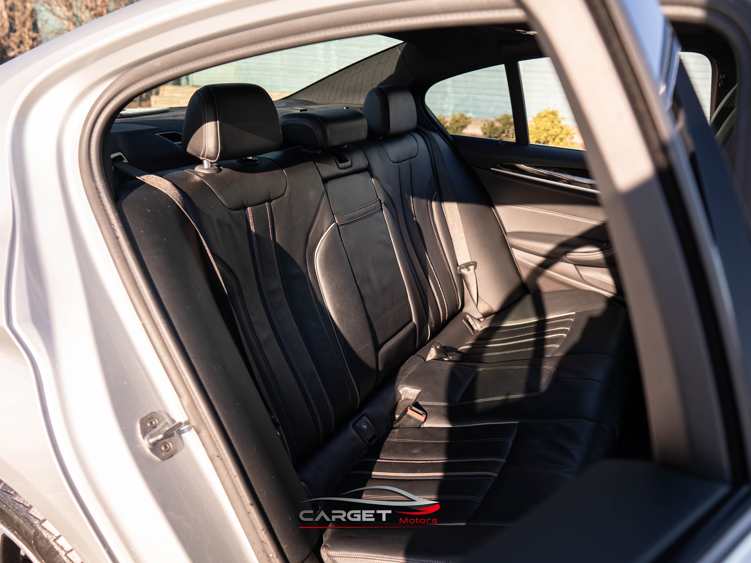 Vehicle image 17 of 53