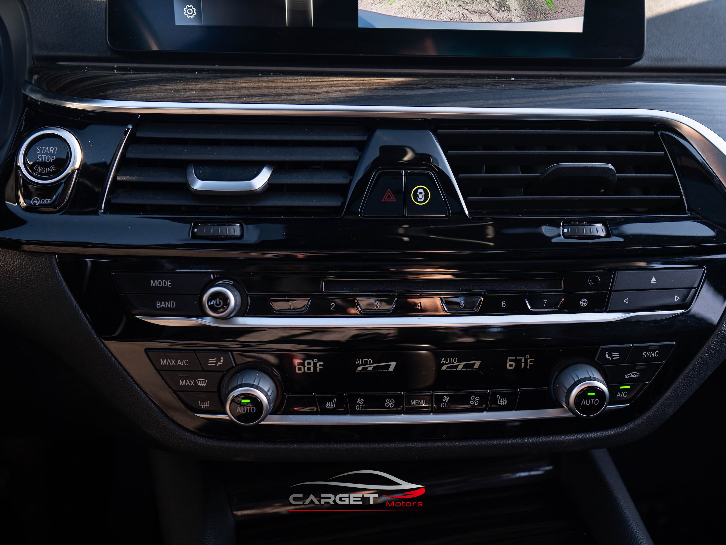 Vehicle image 33 of 53