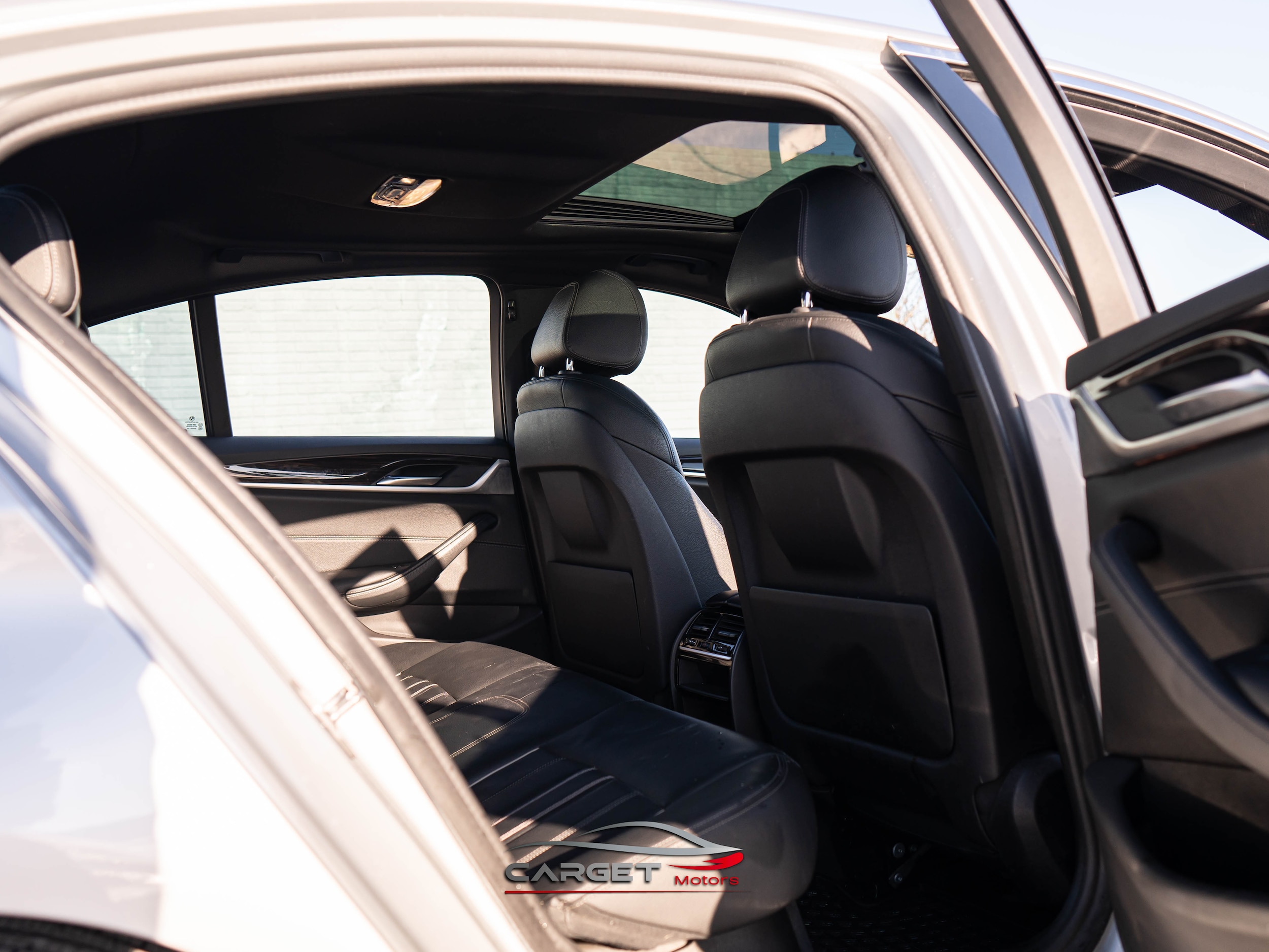 Vehicle image 18 of 53