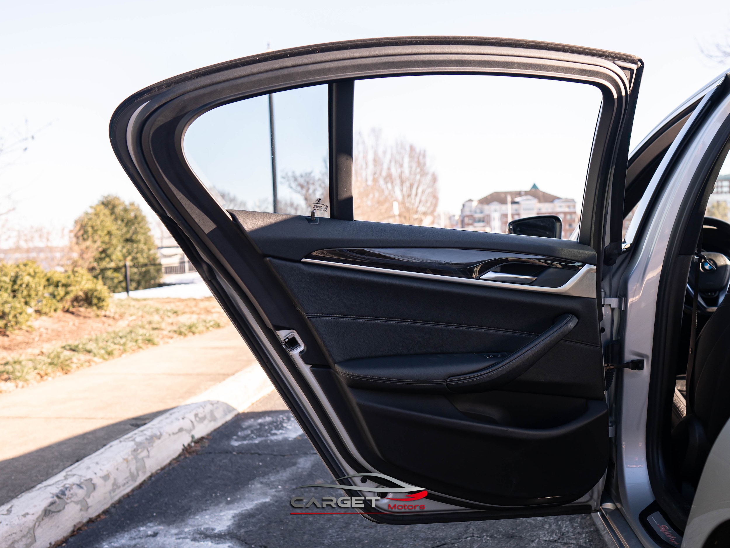Vehicle image 43 of 53