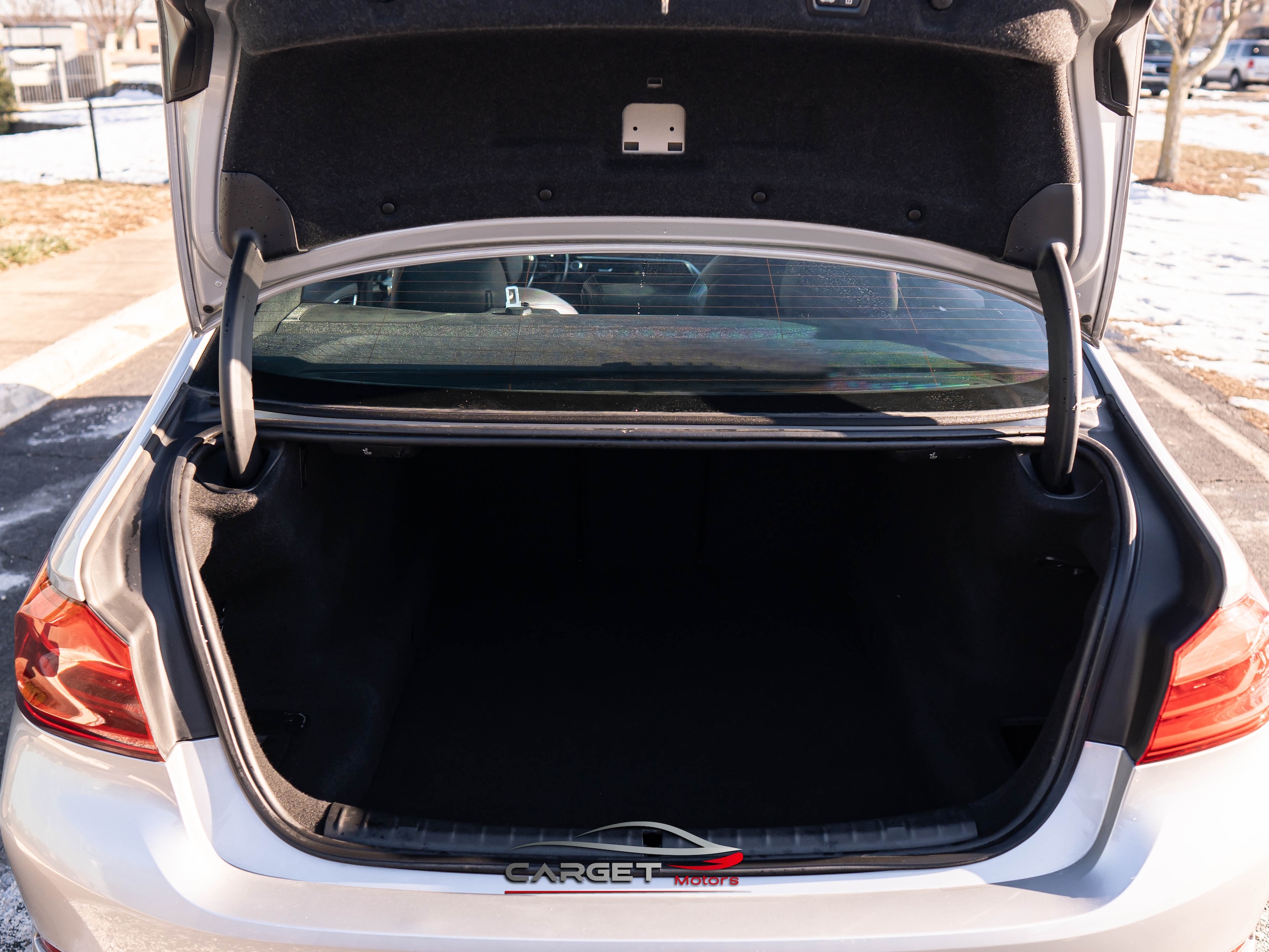 Vehicle image 47 of 53