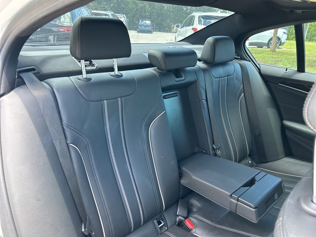 Vehicle image 13 of 51