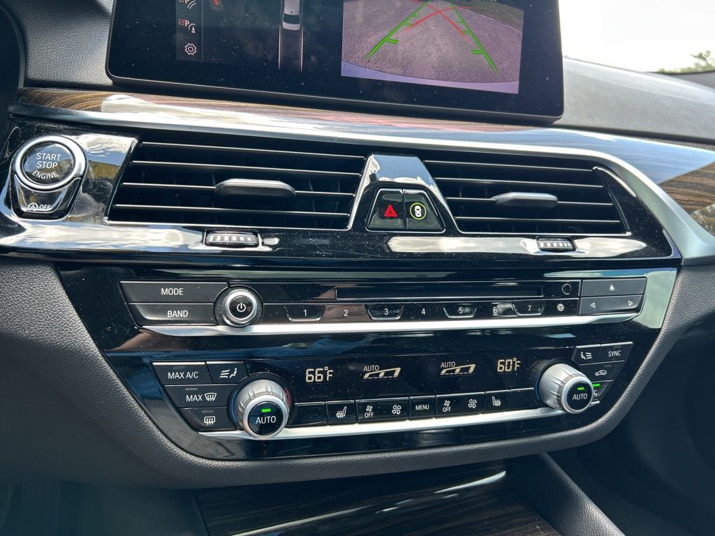 Vehicle image 22 of 51