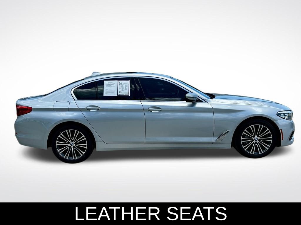 Vehicle image 4 of 51