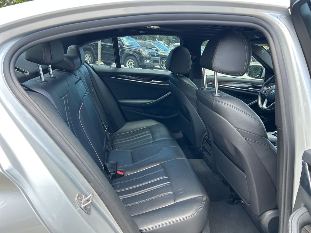 Vehicle image 15 of 51