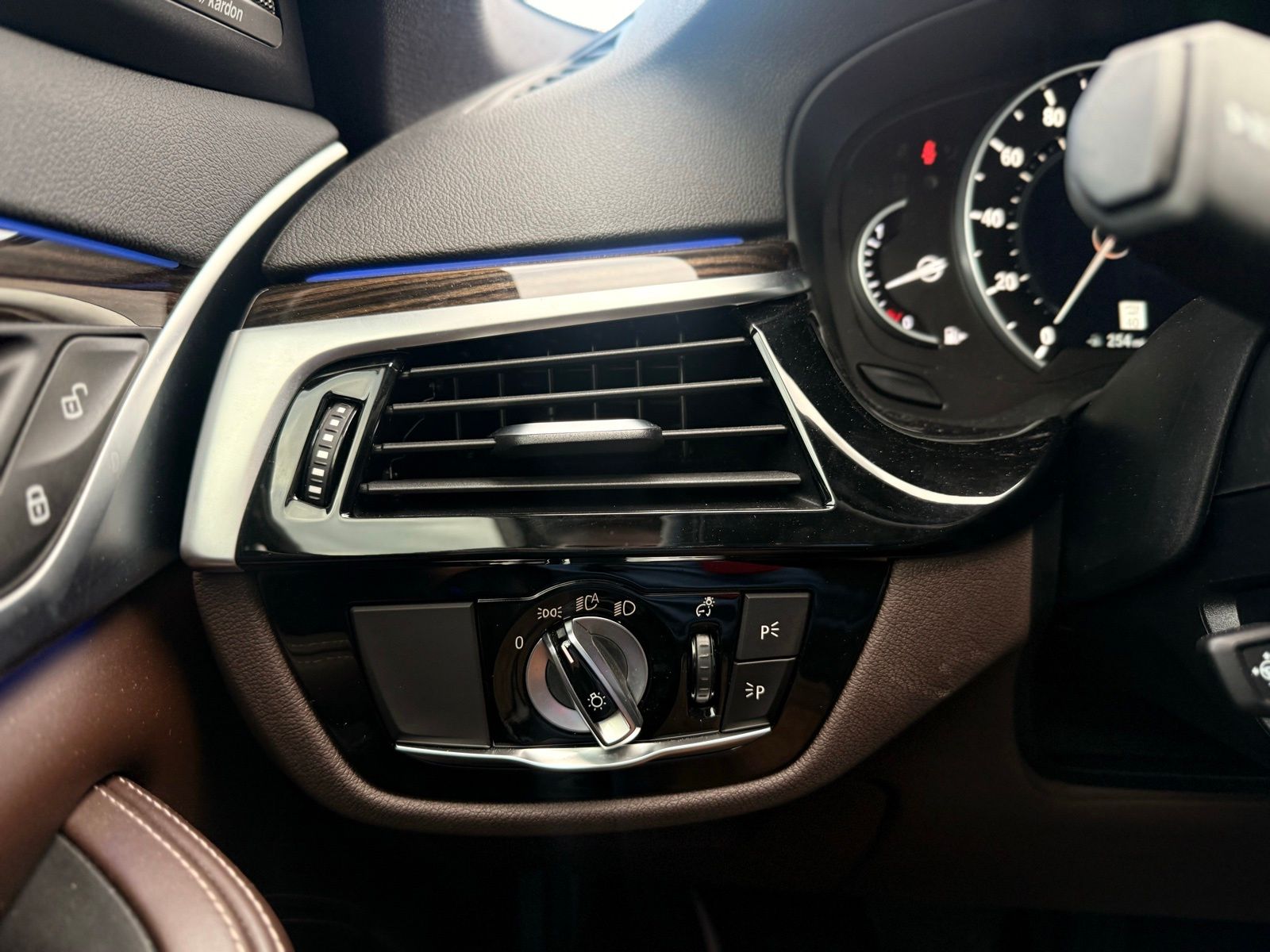 2019 BMW 5 Series 540i Image 35 of 38