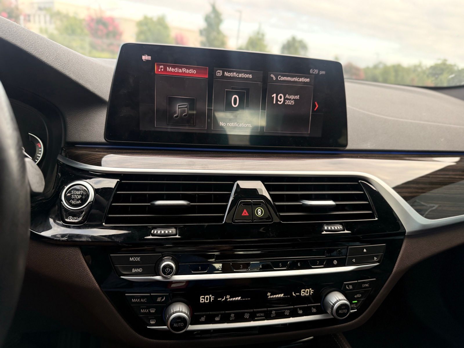 2019 BMW 5 Series 540i Image 29 of 38