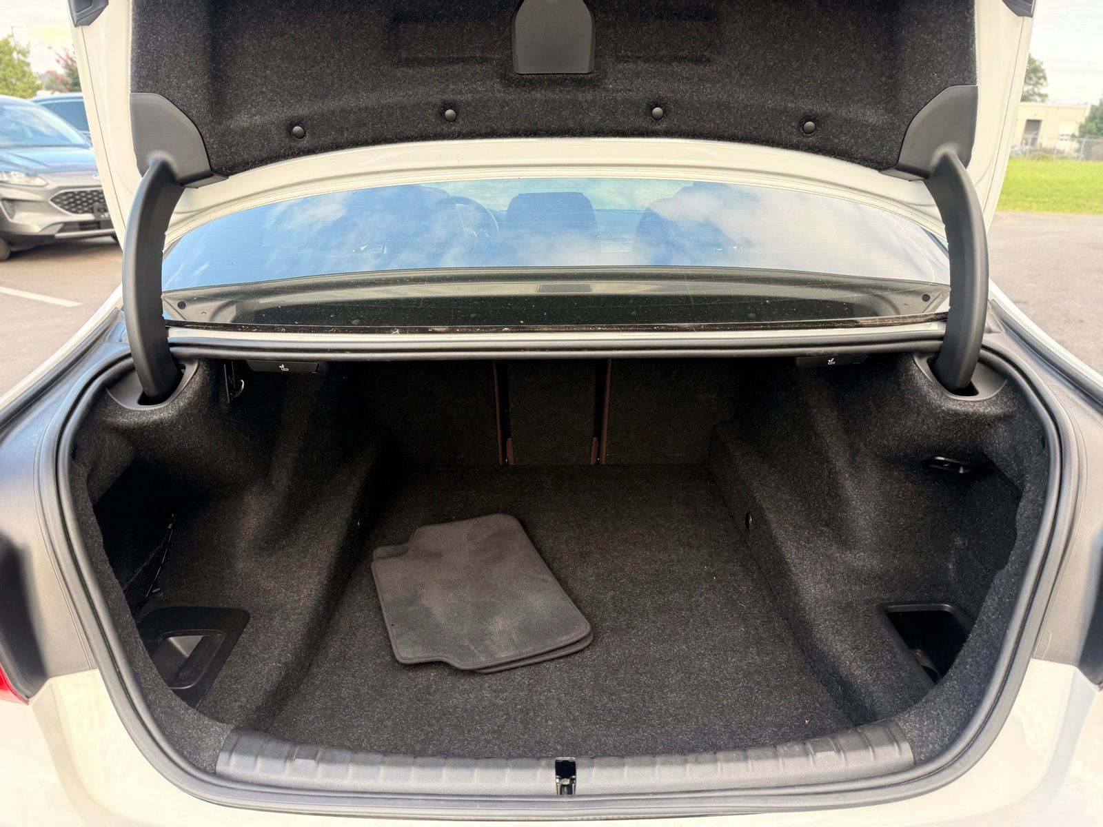 2019 BMW 5 Series 540i Image 11 of 38