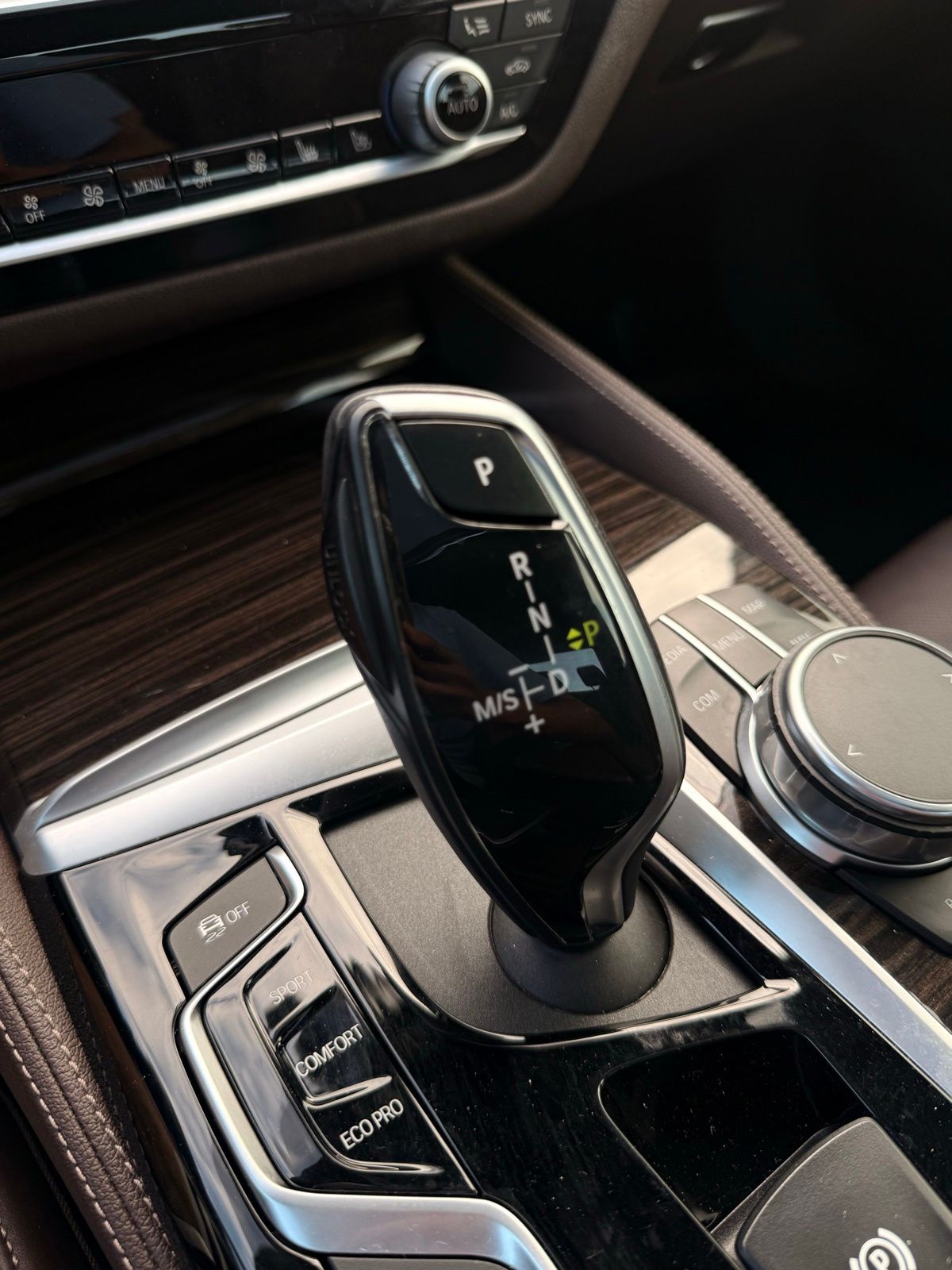 2019 BMW 5 Series 540i Image 33 of 38