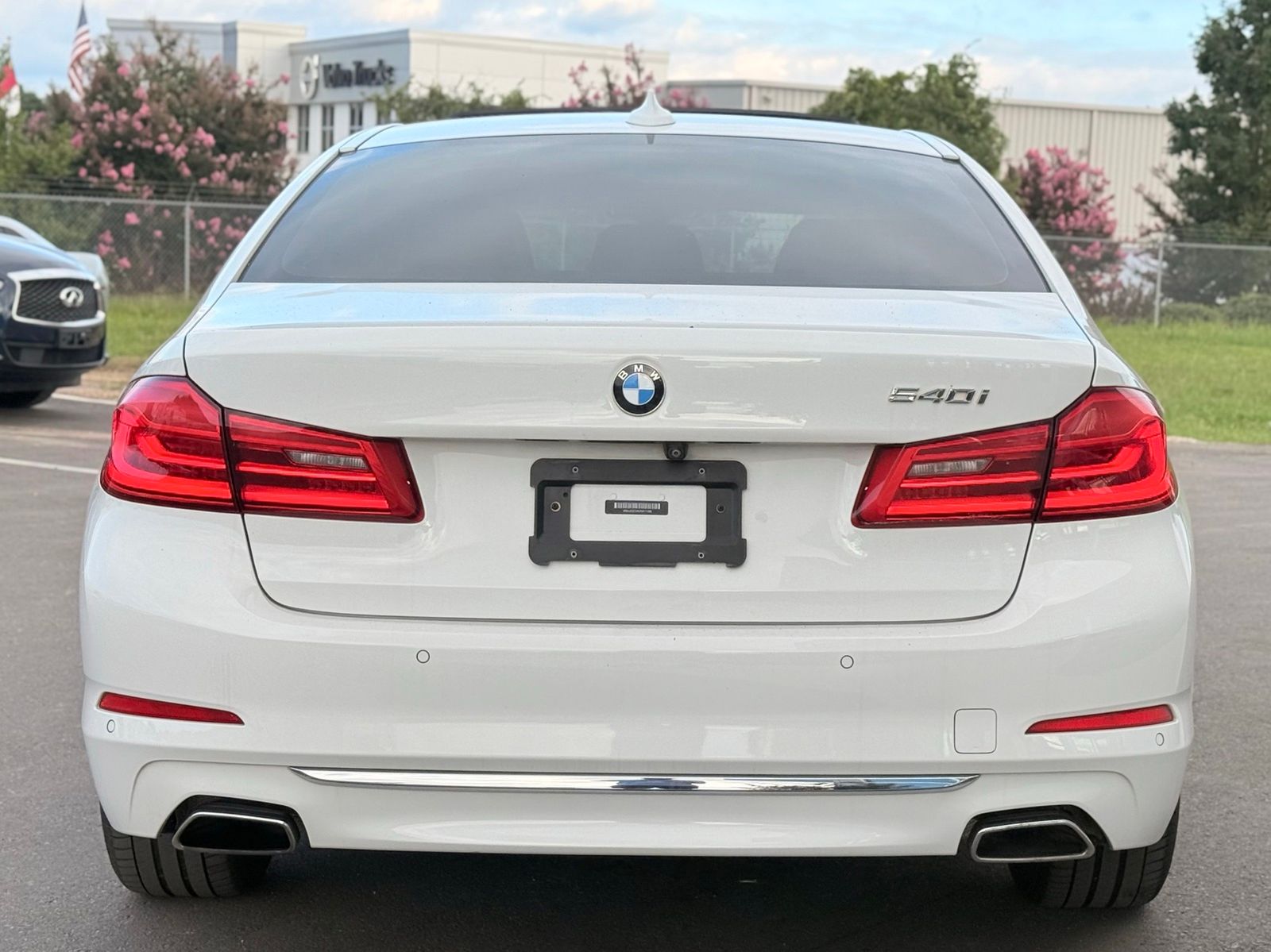 2019 BMW 5 Series 540i Image 7 of 38