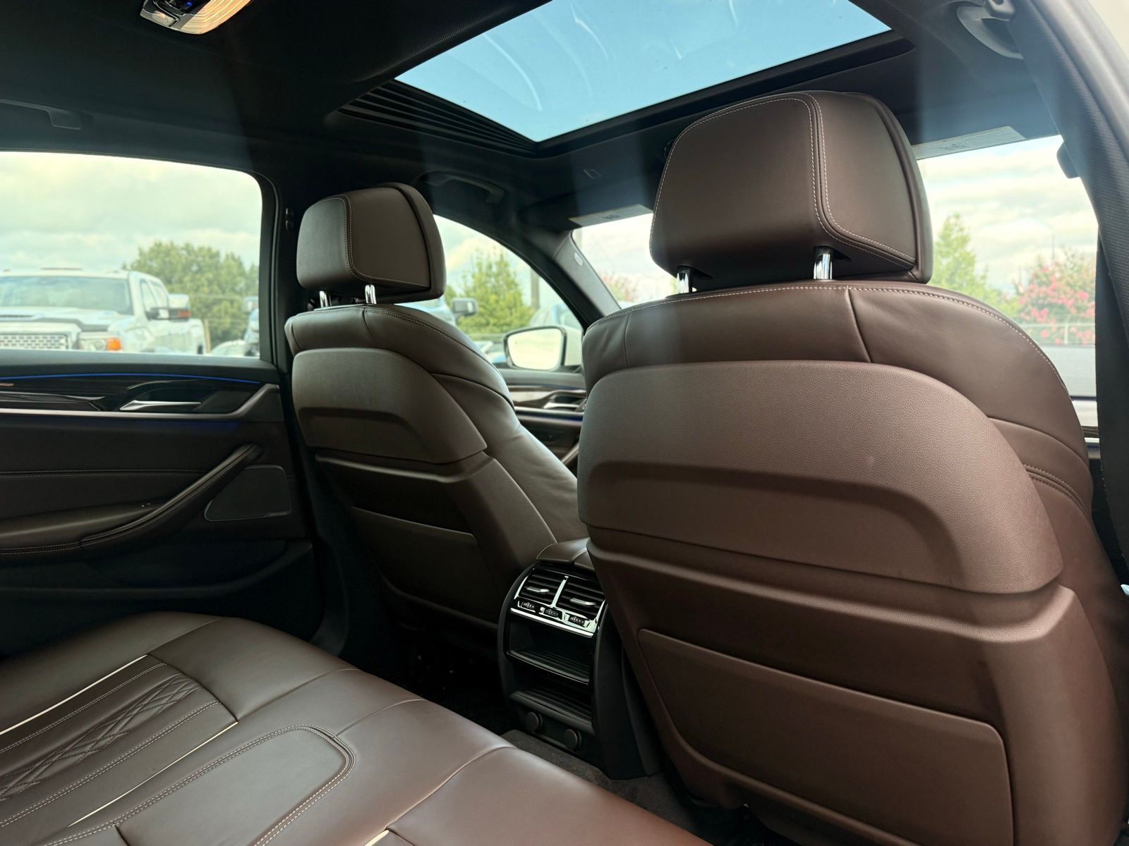 2019 BMW 5 Series 540i Image 13 of 38