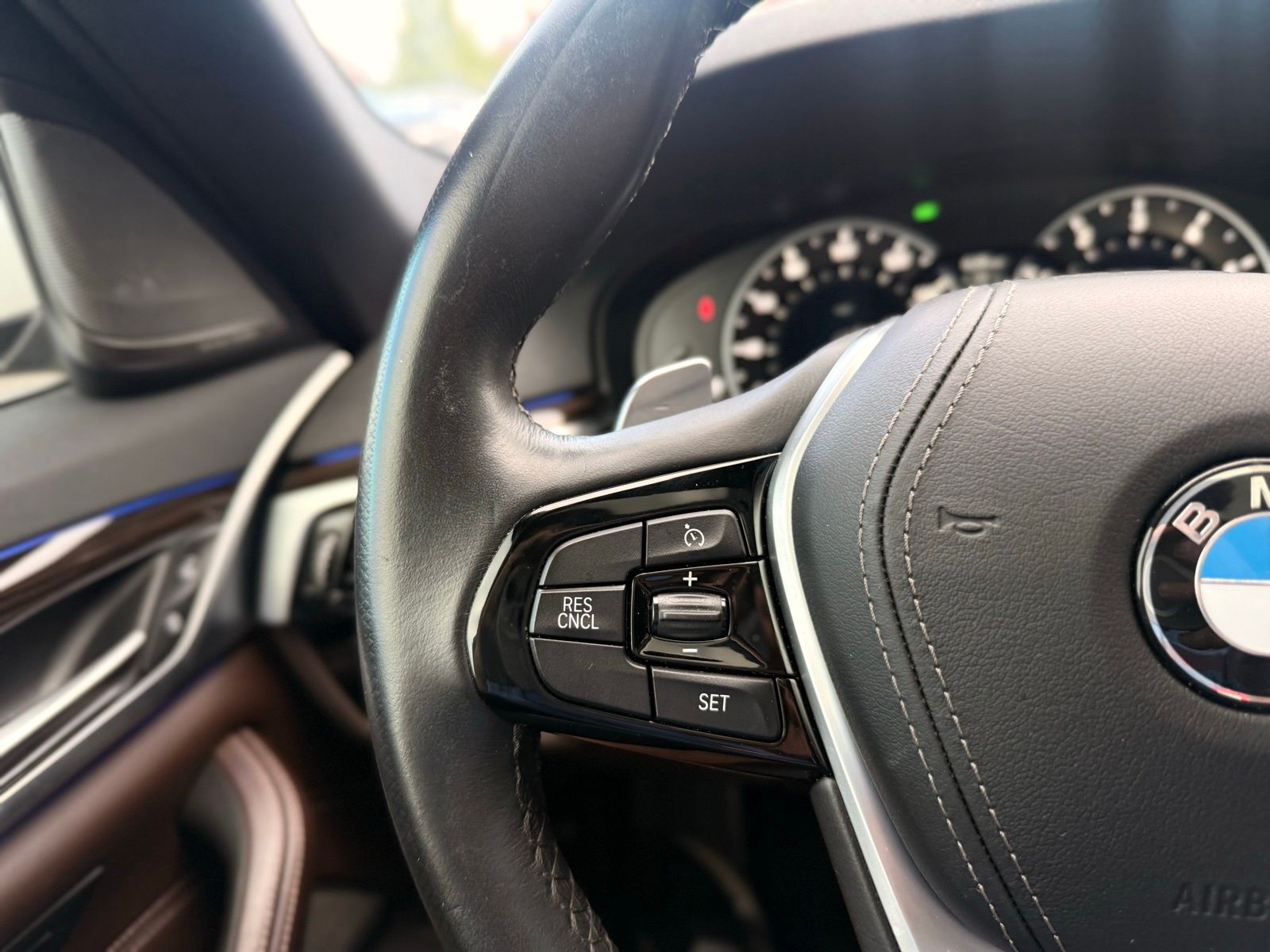 2019 BMW 5 Series 540i Image 25 of 38