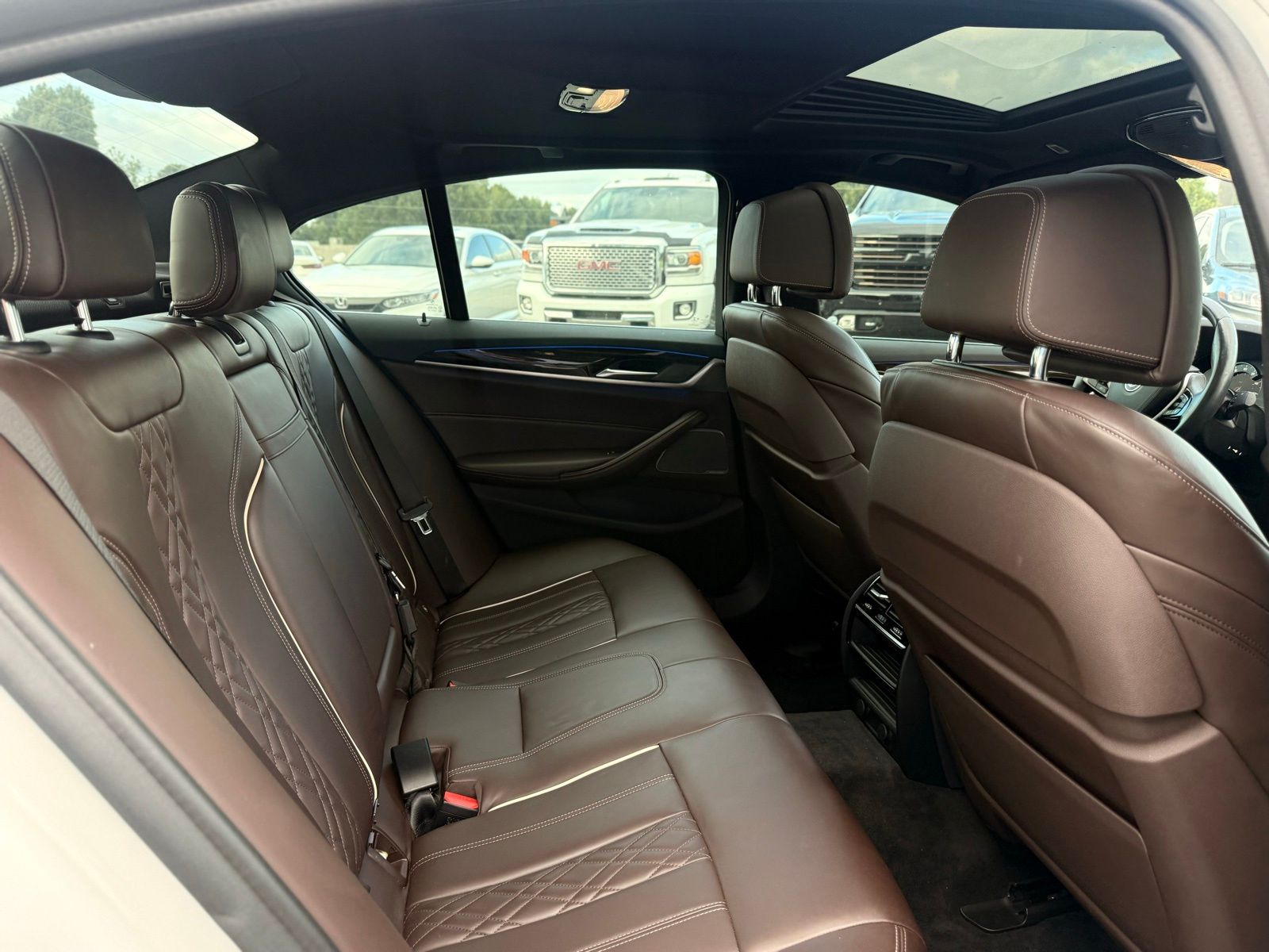 2019 BMW 5 Series 540i Image 12 of 38