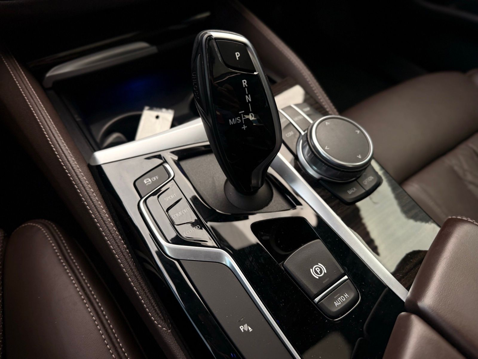 2019 BMW 5 Series 540i Image 31 of 38