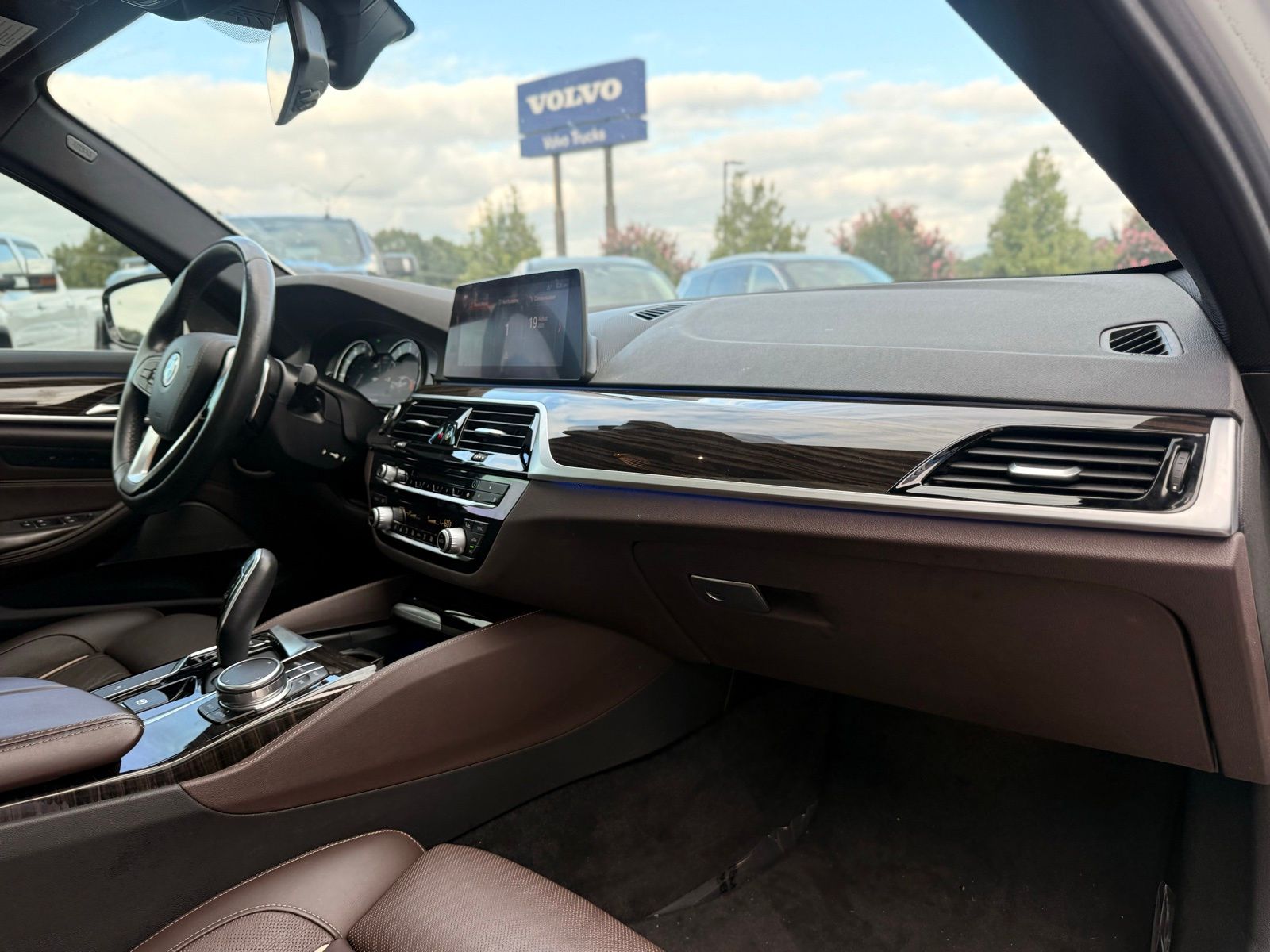 2019 BMW 5 Series 540i Image 17 of 38