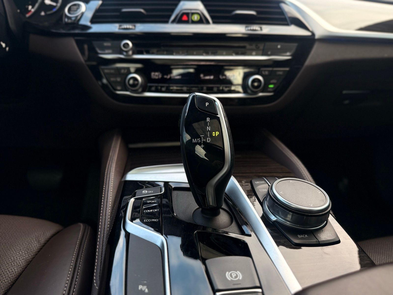 2019 BMW 5 Series 540i Image 32 of 38