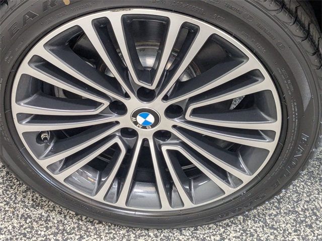 Vehicle image 9 of 37