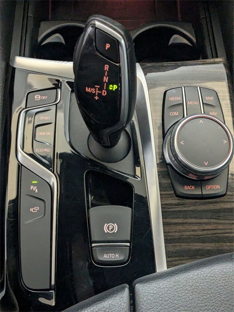 Vehicle image 29 of 37