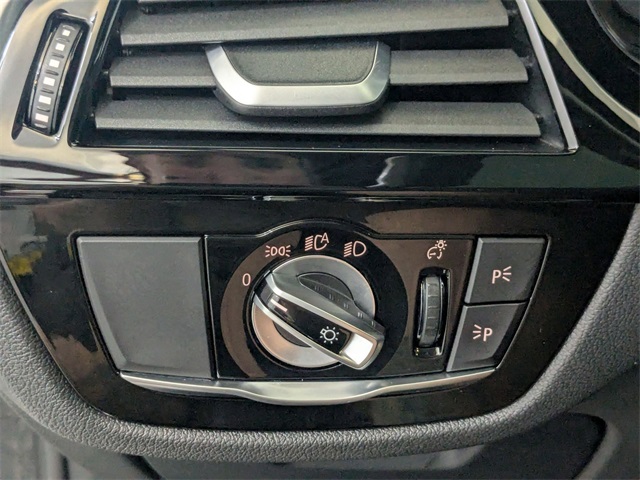 Vehicle image 36 of 37