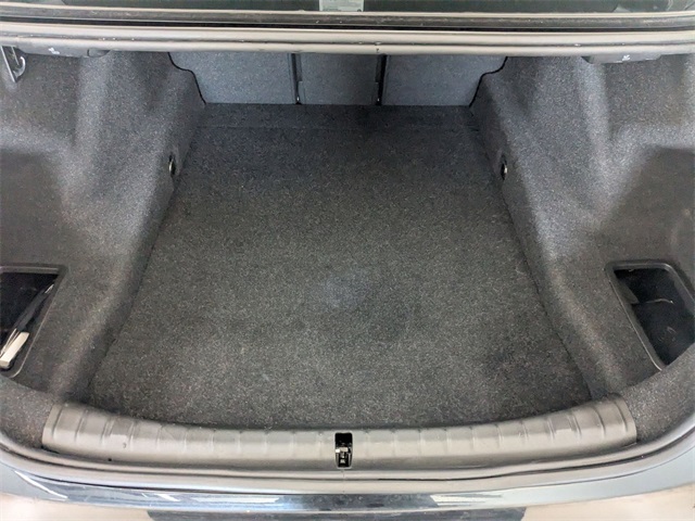 Vehicle image 10 of 37