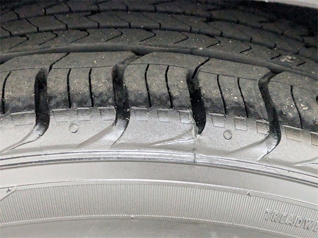 Vehicle image 35 of 37