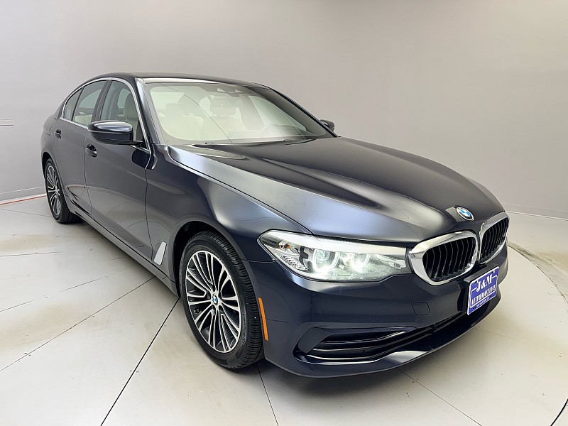 2019 BMW 5 Series 530i xDrive Image 3 of 28