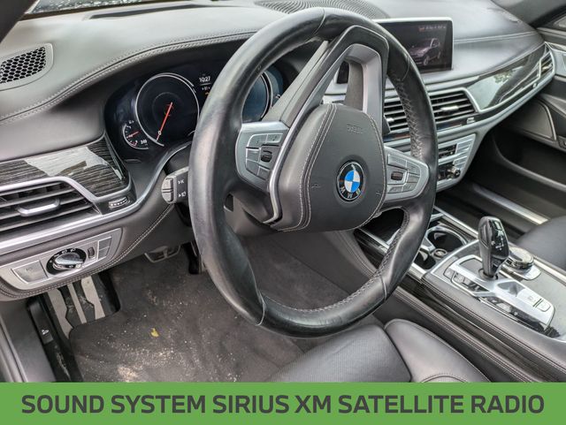 Vehicle image 10 of 16