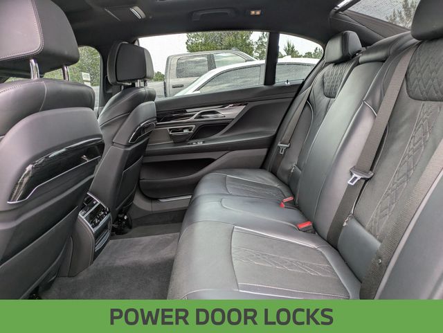 Vehicle image 9 of 16